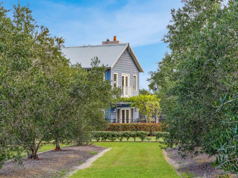 77 Wilderness Road, Lovedale NSW 2325