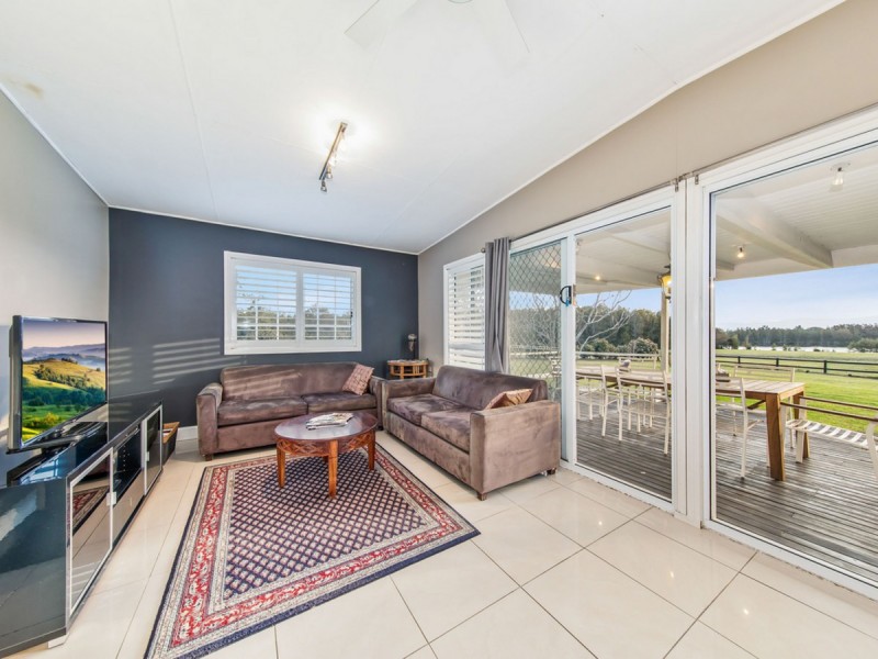 77 Wilderness Road, Lovedale NSW 2325