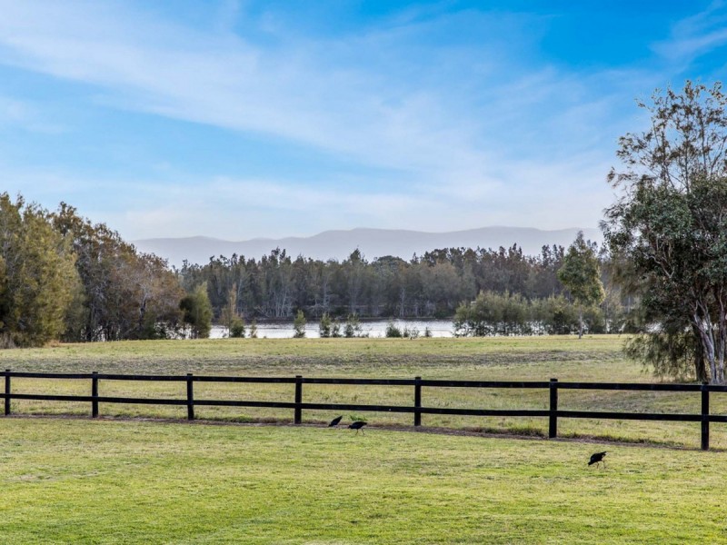 77 Wilderness Road, Lovedale NSW 2325