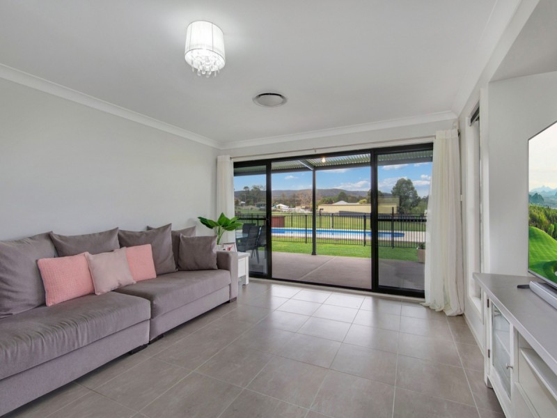 71 Davis Street, Millfield NSW 2325