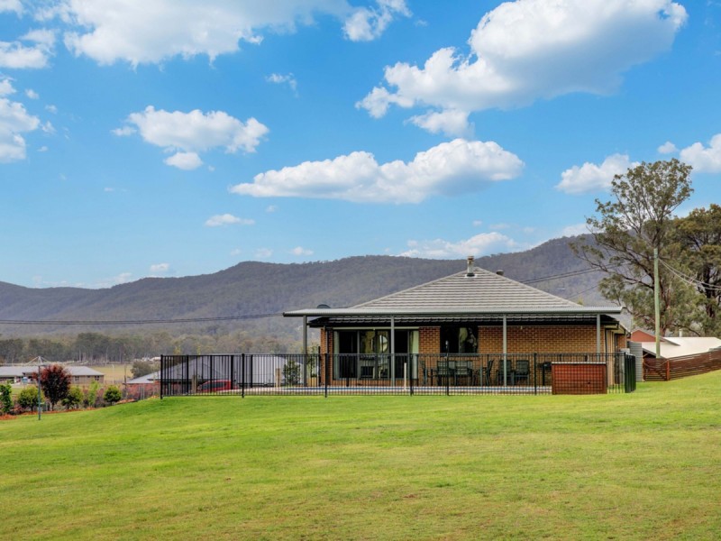 71 Davis Street, Millfield NSW 2325