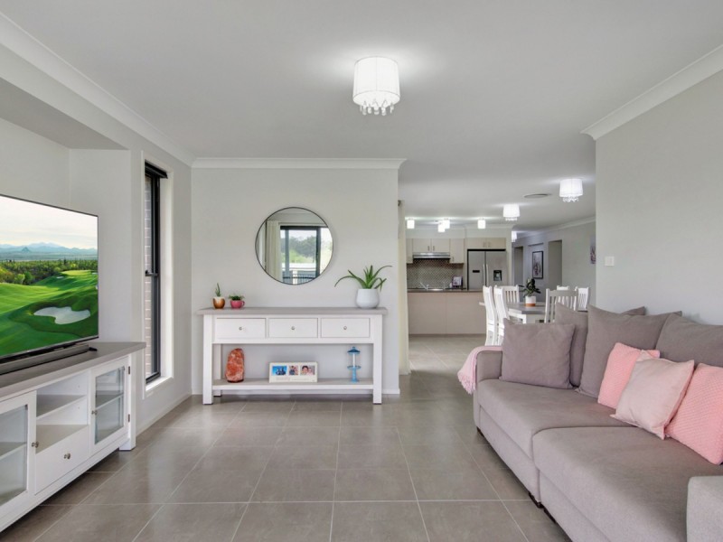 71 Davis Street, Millfield NSW 2325