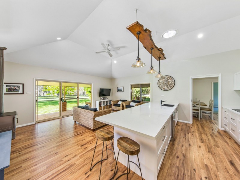 136 Whitings Lane, Quorrobolong NSW 2325