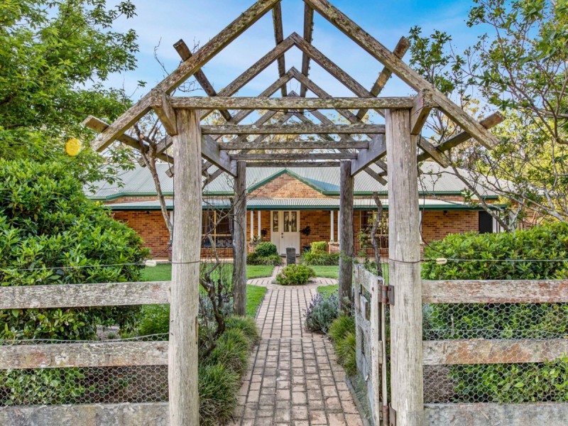 136 Whitings Lane, Quorrobolong NSW 2325