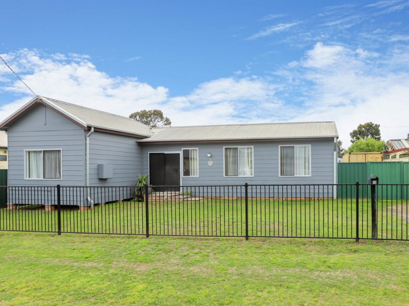 18 Sixth Street, Cessnock NSW 2325