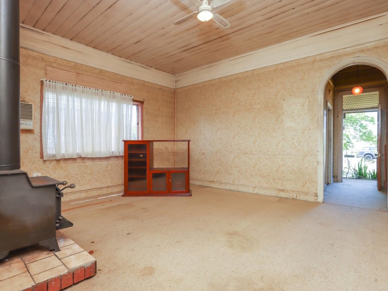 54 Wollombi Road, Cessnock NSW 2325