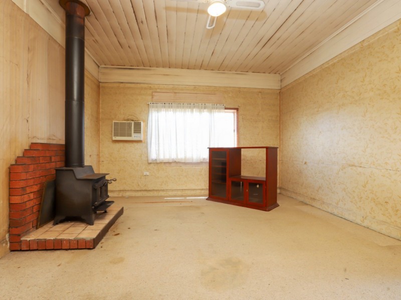 54 Wollombi Road, Cessnock NSW 2325