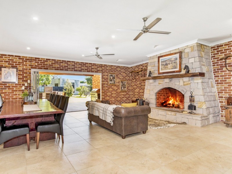 1353 New England Highway, Harpers Hill NSW 2321