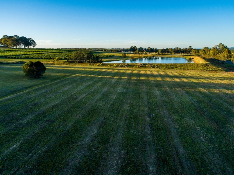 305 Wine Country Drive, Nulkaba NSW 2325