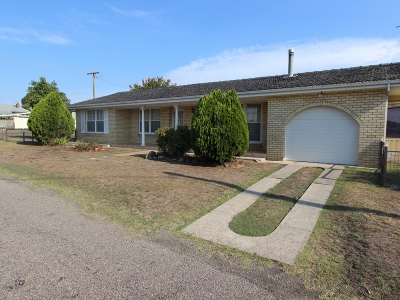17 Elizabeth Street, Cessnock NSW 2325