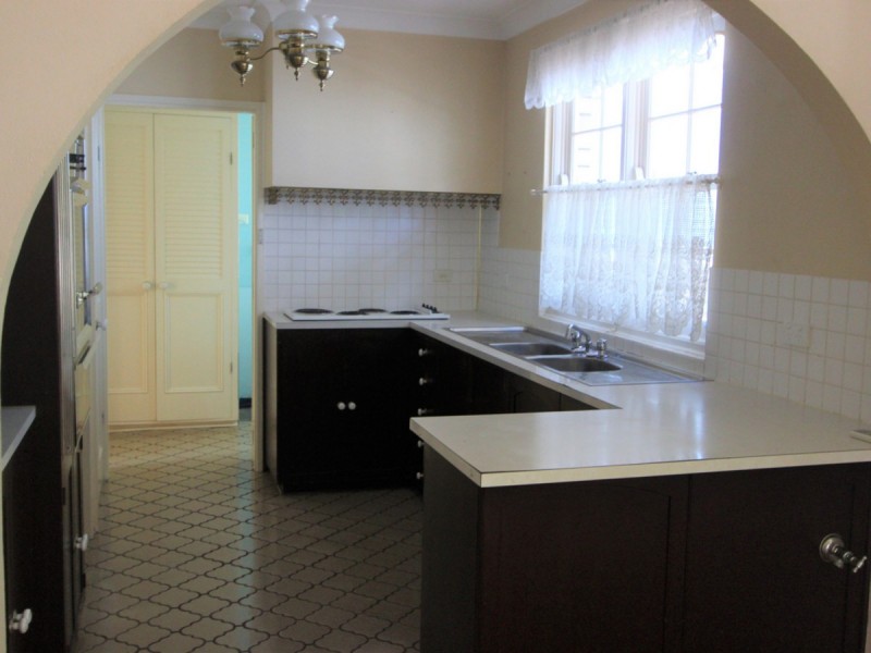 17 Elizabeth Street, Cessnock NSW 2325