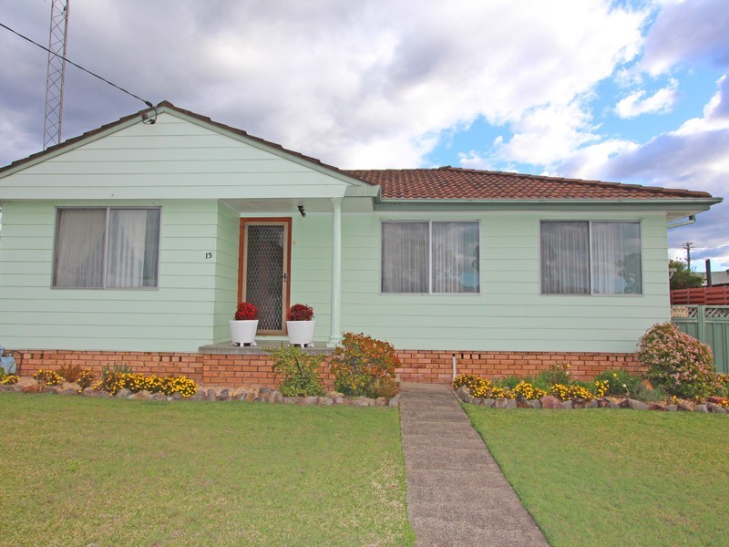 15 Balmoral Avenue, Cessnock NSW 2325