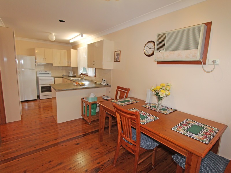 15 Balmoral Avenue, Cessnock NSW 2325