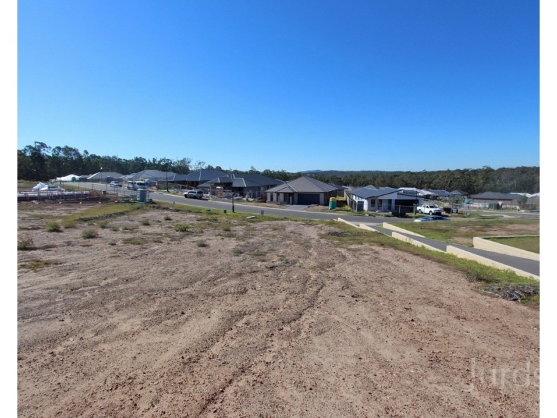 3 Saxby Ave (Huntlee), North Rothbury NSW 2335