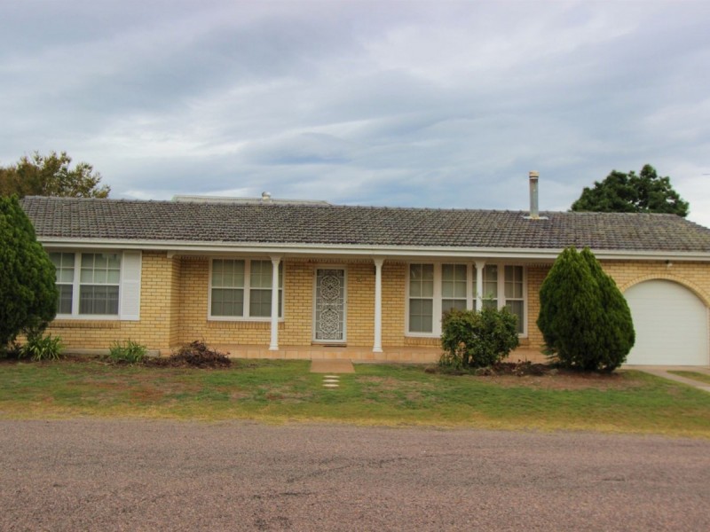 17 Elizabeth Street, Cessnock NSW 2325