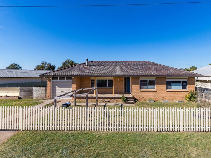 10 Alexander Street, Cessnock NSW 2325