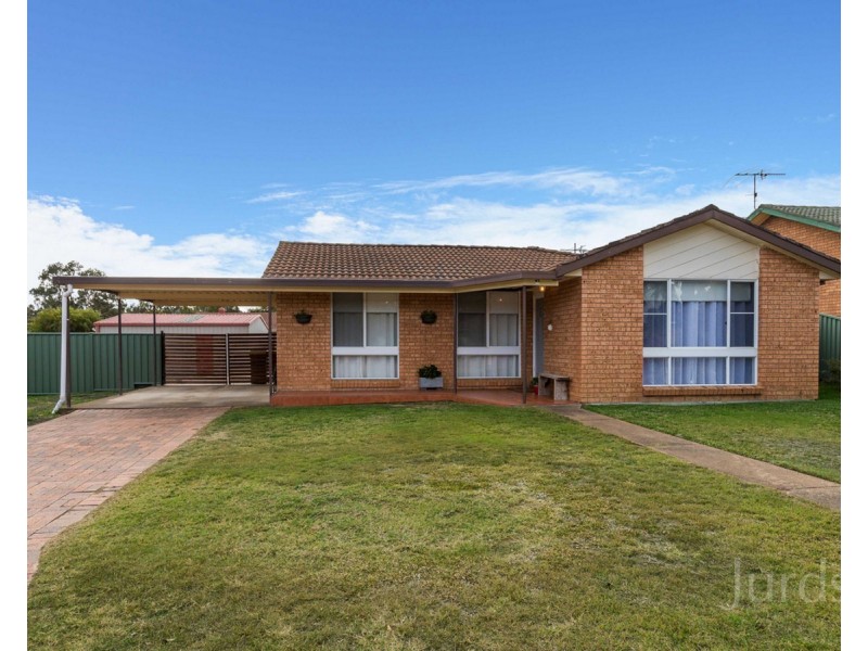 12 Comerford Close, Aberdare NSW 2325