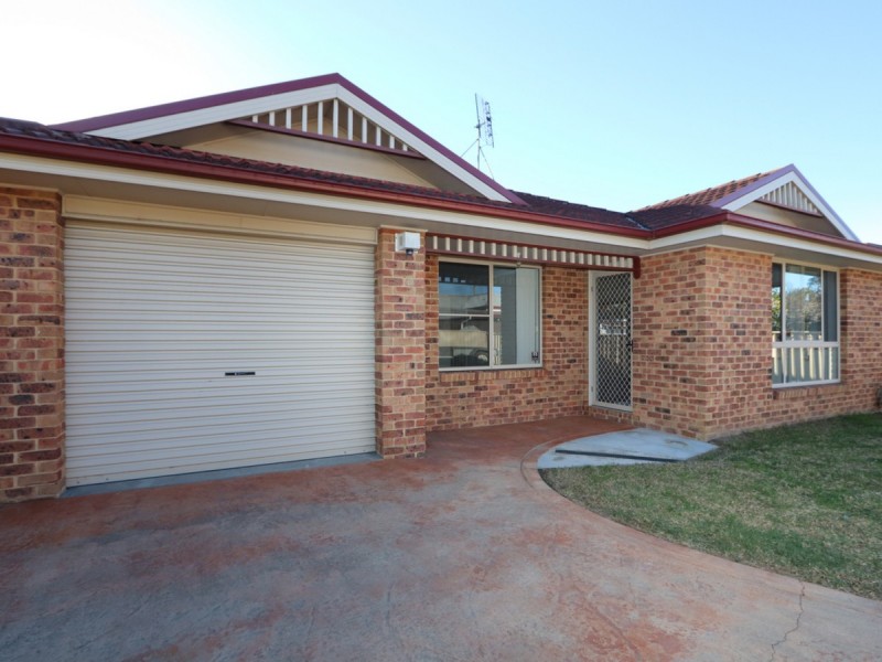 2/28 William Street, Cessnock NSW 2325