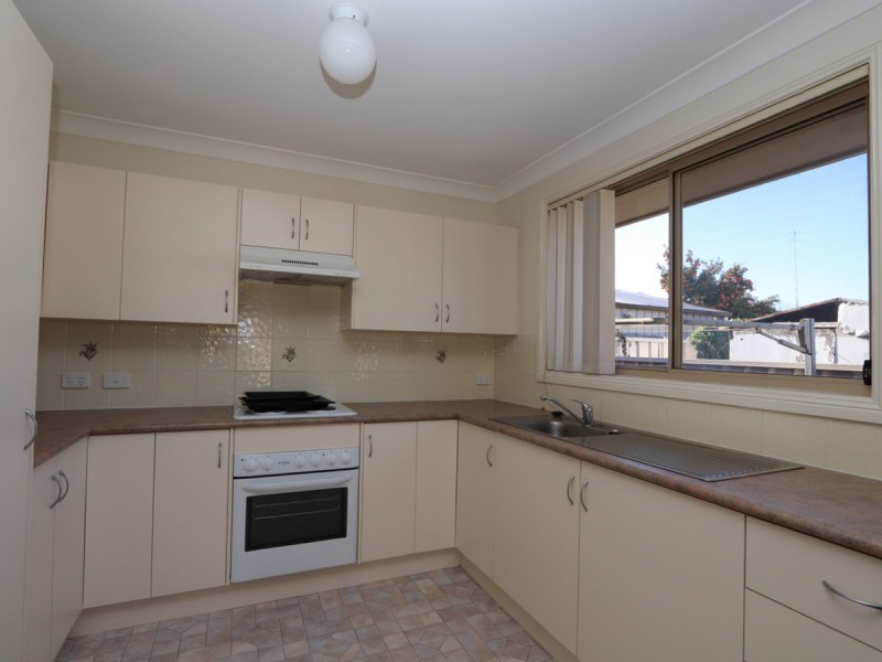 2/28 William Street, Cessnock NSW 2325