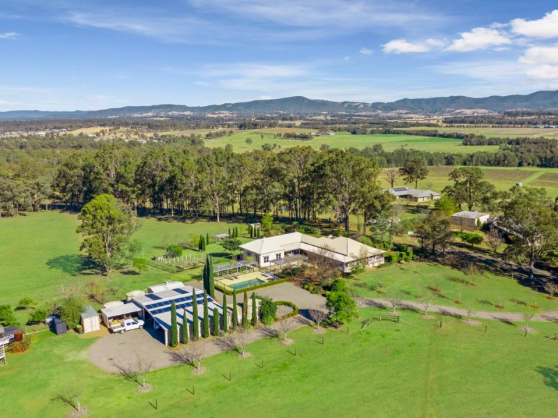 42 Londons Road, Lovedale NSW 2325