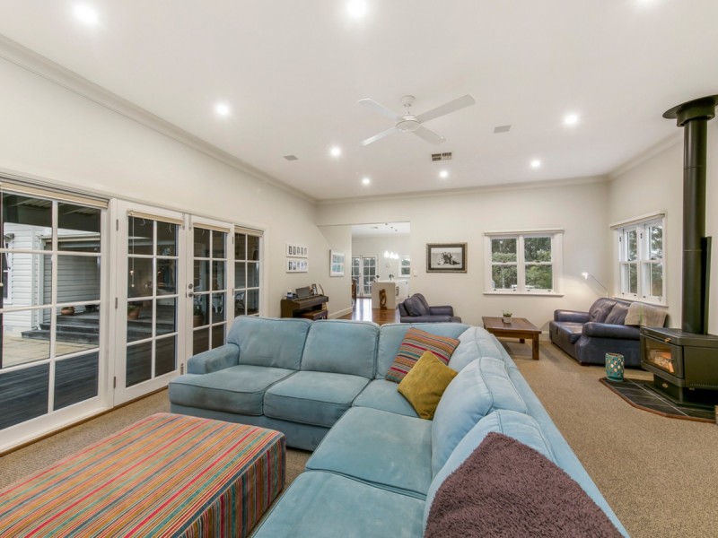 42 Londons Road, Lovedale NSW 2325