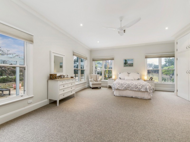 42 Londons Road, Lovedale NSW 2325