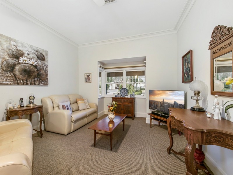 42 Londons Road, Lovedale NSW 2325