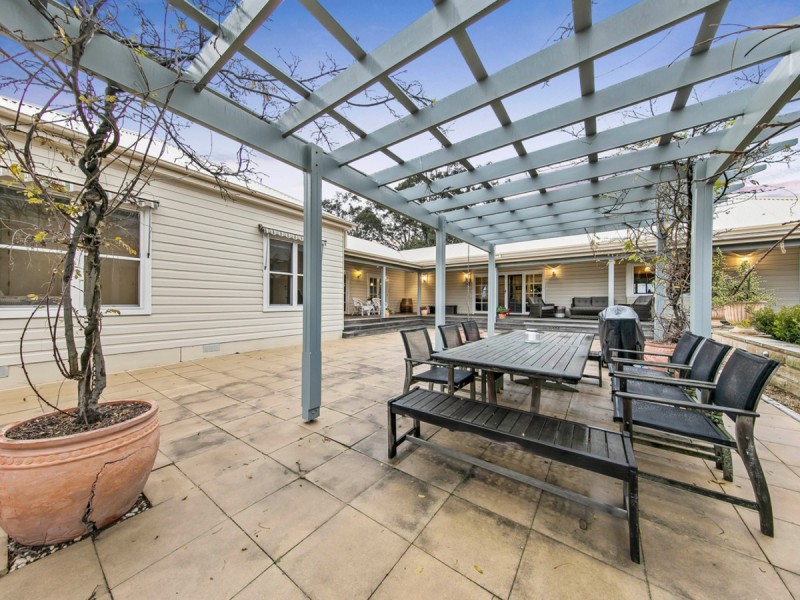 42 Londons Road, Lovedale NSW 2325