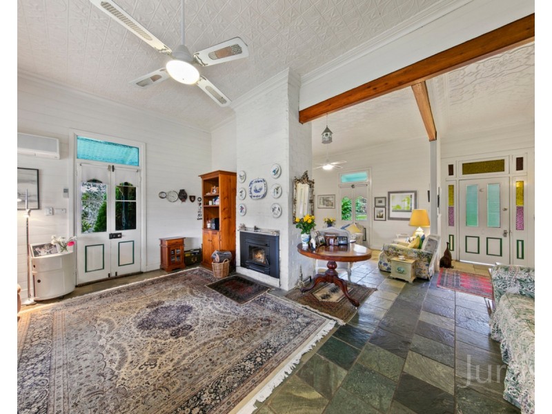 8 Sandy Creek Road, Mount Vincent NSW 2323