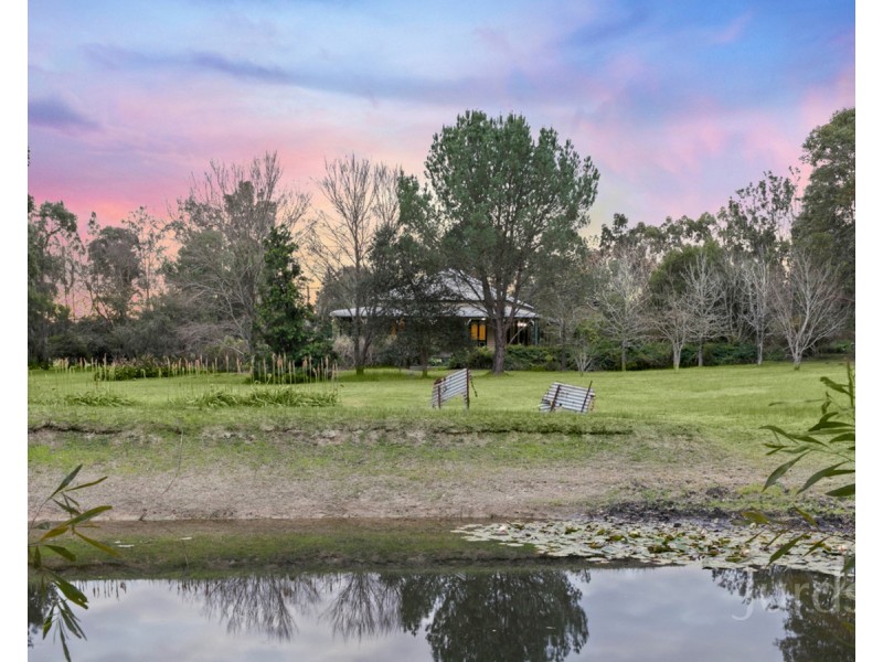 8 Sandy Creek Road, Mount Vincent NSW 2323