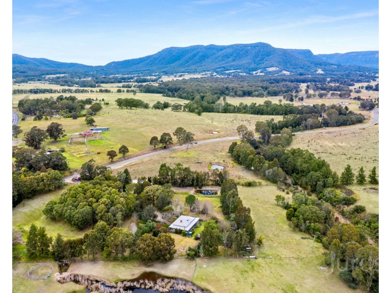 8 Sandy Creek Road, Mount Vincent NSW 2323