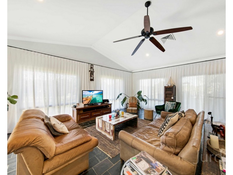 84 Wilderness Road, Lovedale NSW 2325
