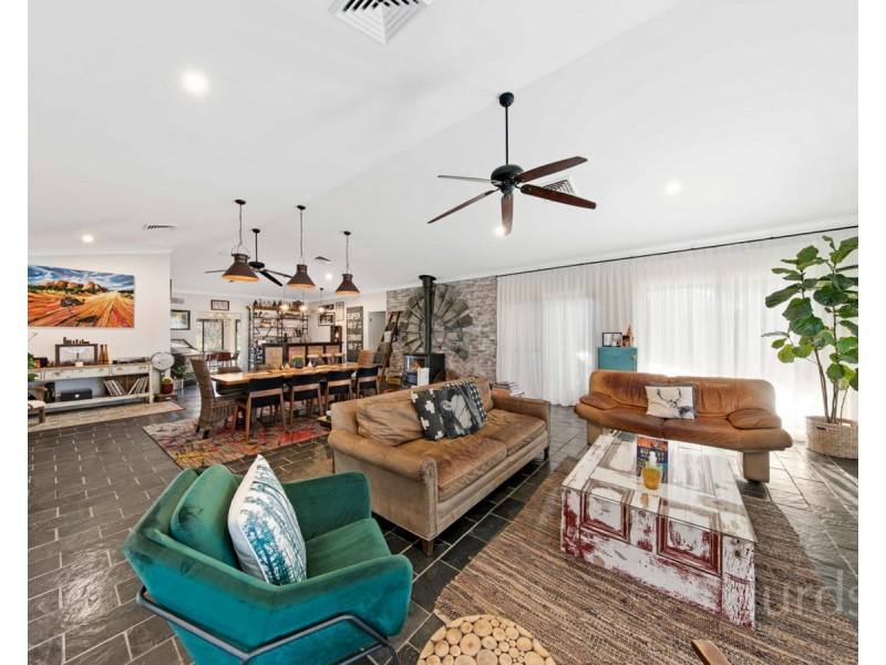 84 Wilderness Road, Lovedale NSW 2325