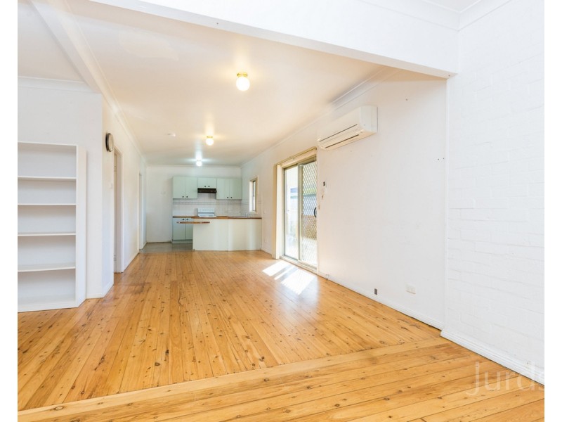 4 Maitland Street, Abermain NSW 2326