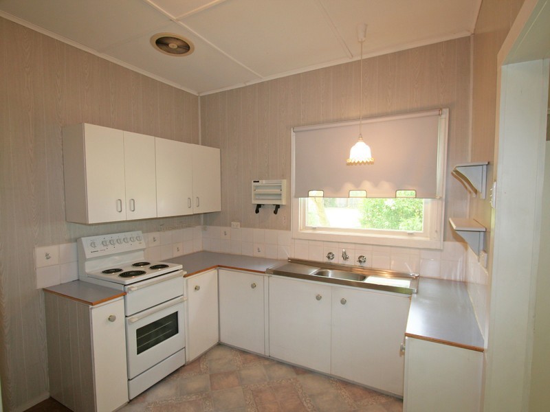 25 Wollombi Road, Cessnock NSW 2325