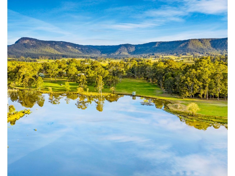 859 Sandy Creek Road, Quorrobolong NSW 2325
