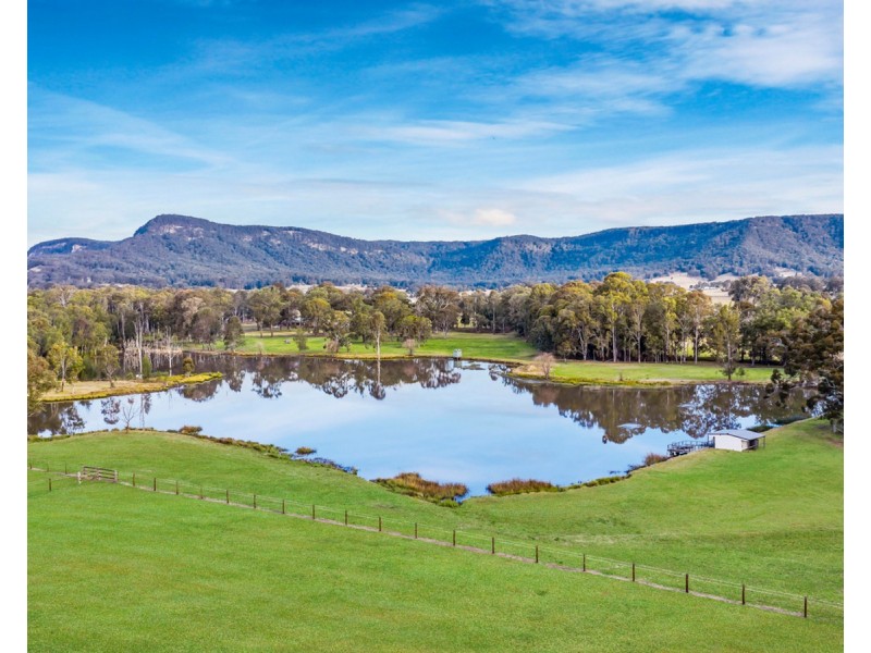 859 Sandy Creek Road, Quorrobolong NSW 2325