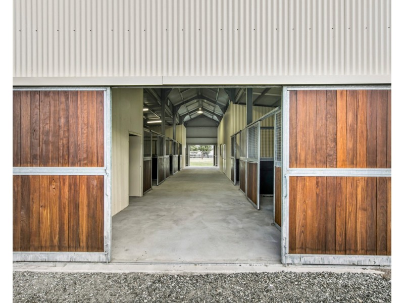 859 Sandy Creek Road, Quorrobolong NSW 2325