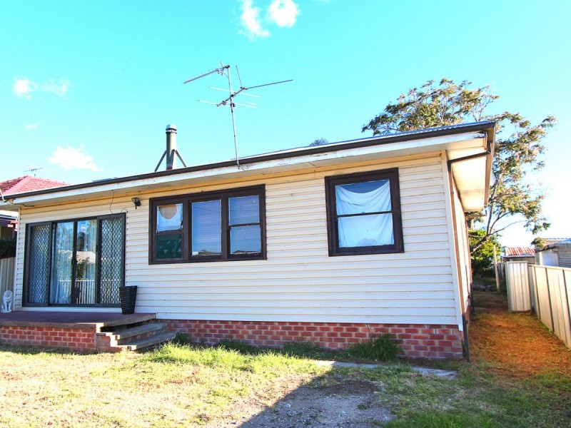40 Sale Street, Greta NSW 2334