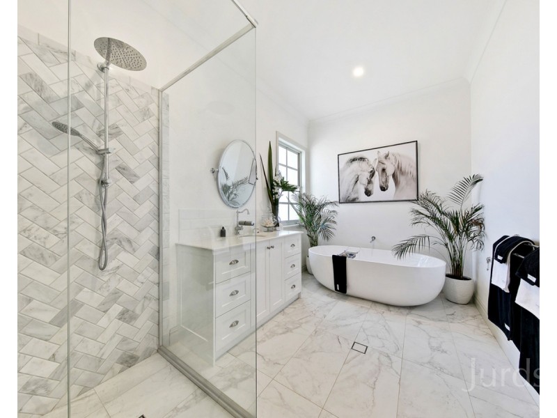 25 Paperbark Drive, Pokolbin NSW 2320