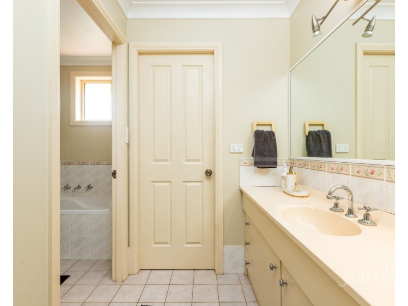 13B O’Shea Circuit, Cessnock NSW 2325