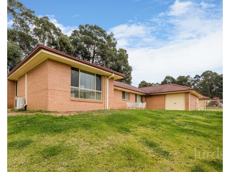 5 Tyrrell Grove, Cessnock NSW 2325