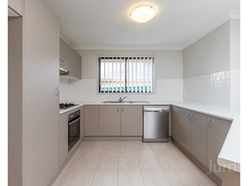 4 Shortland Drive, Rutherford NSW 2320