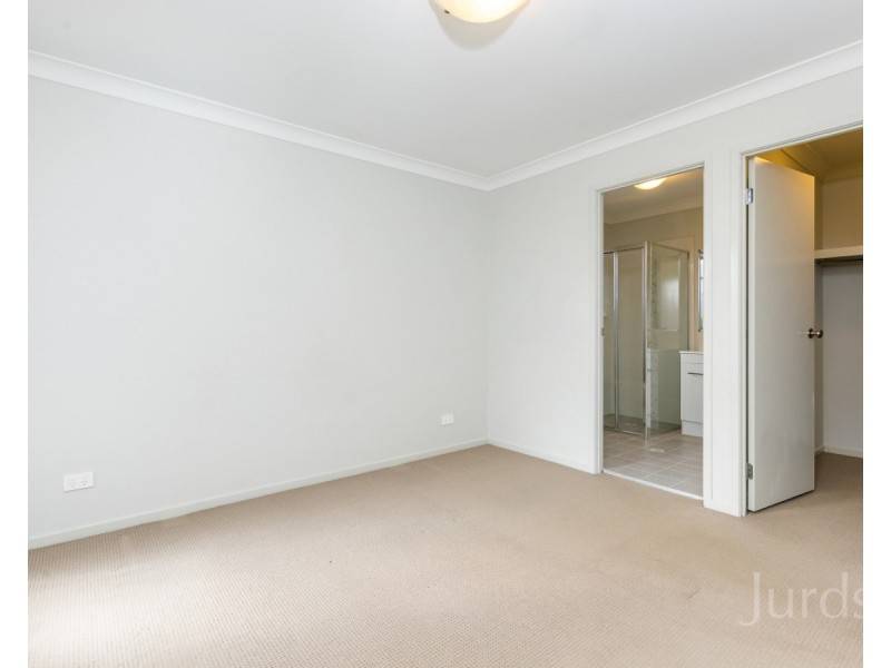 4 Shortland Drive, Rutherford NSW 2320