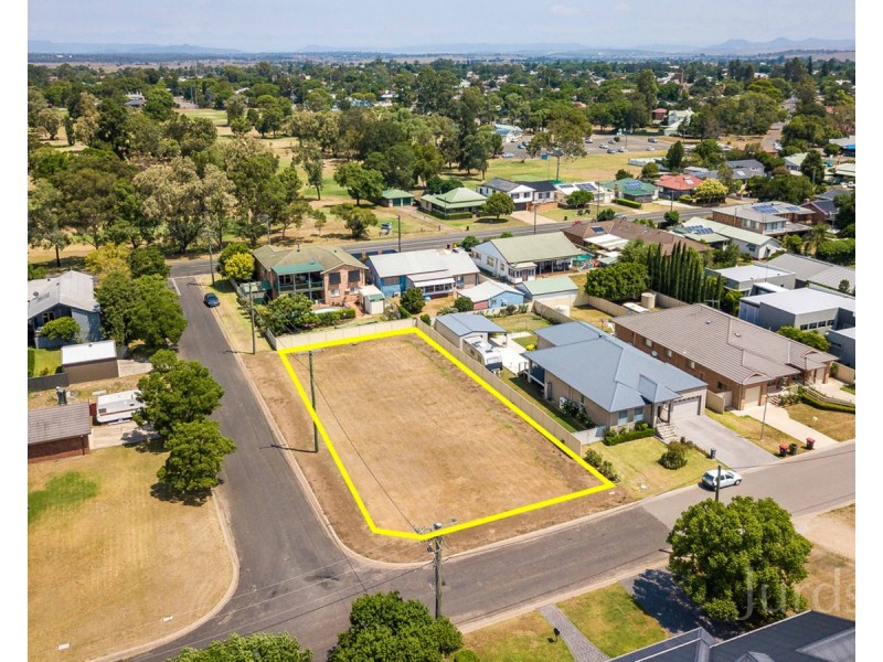 16 Bowden Street, Singleton NSW 2330