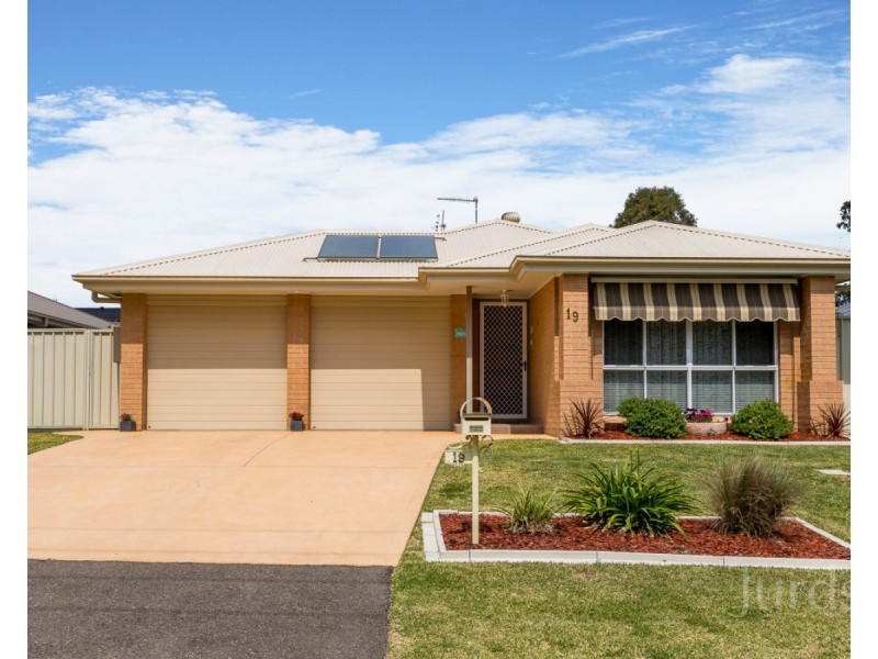 19 John Street, Ellalong NSW 2325