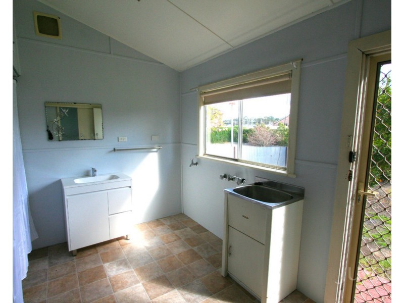 2/53 Cumberland Street, Cessnock NSW 2325