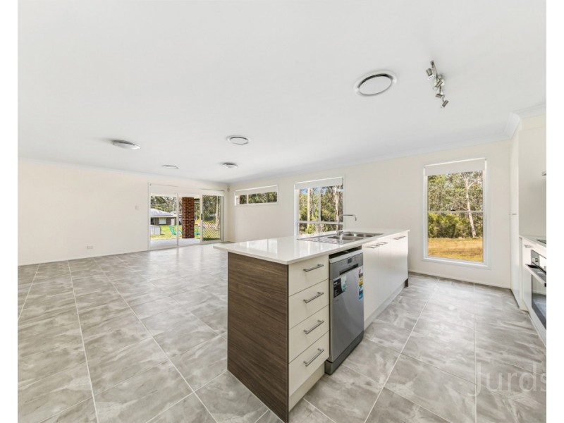 4 Stirling Street, Abernethy NSW 2325