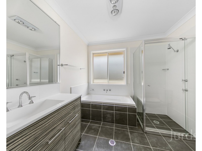 4 Stirling Street, Abernethy NSW 2325