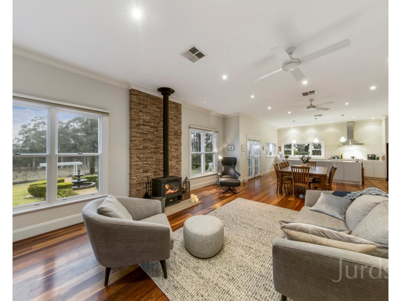 42 Londons Road, Lovedale NSW 2325